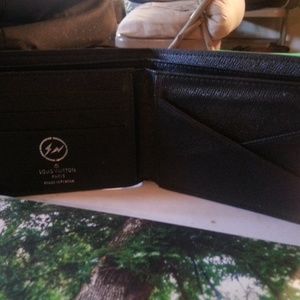 Louis Vuitton Leather Mens Wallet